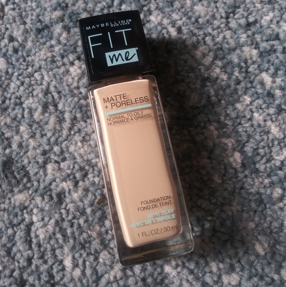 Maybelline FitMe Matte+Poreless Foundation #110